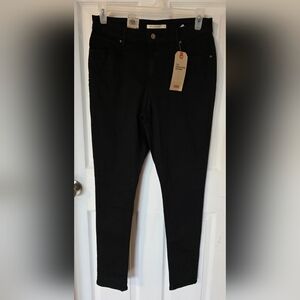 Levis 721 High-Rise Skinny Black Jeans